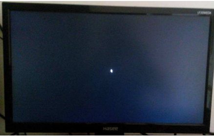Win7旗艦版電腦開機后黑屏怎么回事？