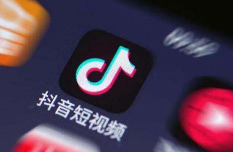 抖音車上有小人在拉屎是什么東西？抖音車上有小人在拉屎原圖介紹！