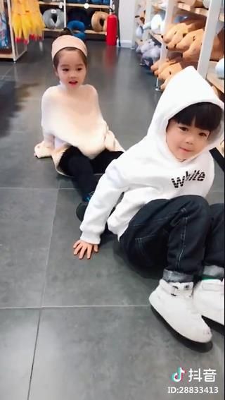 抖音親親你的耳朵是什么歌？抖音親親你的耳朵撒浪嘿呦歌曲分享